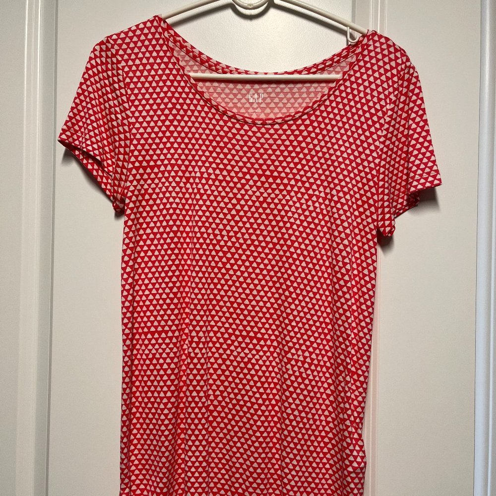 Gap Coral Triangle Pattern Shirt